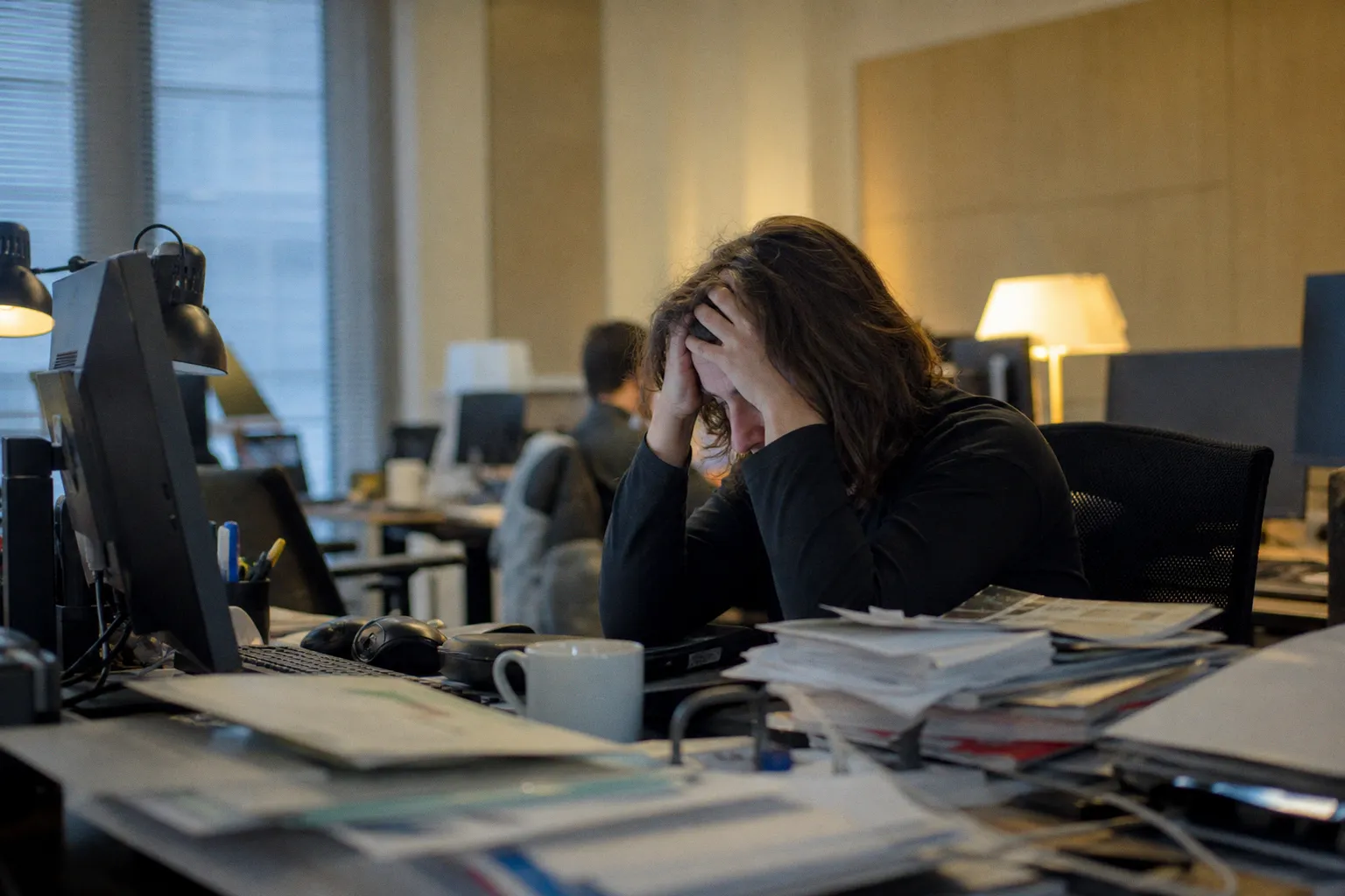 Épuisement professionnel : identifier les signes discrets chez un collègue