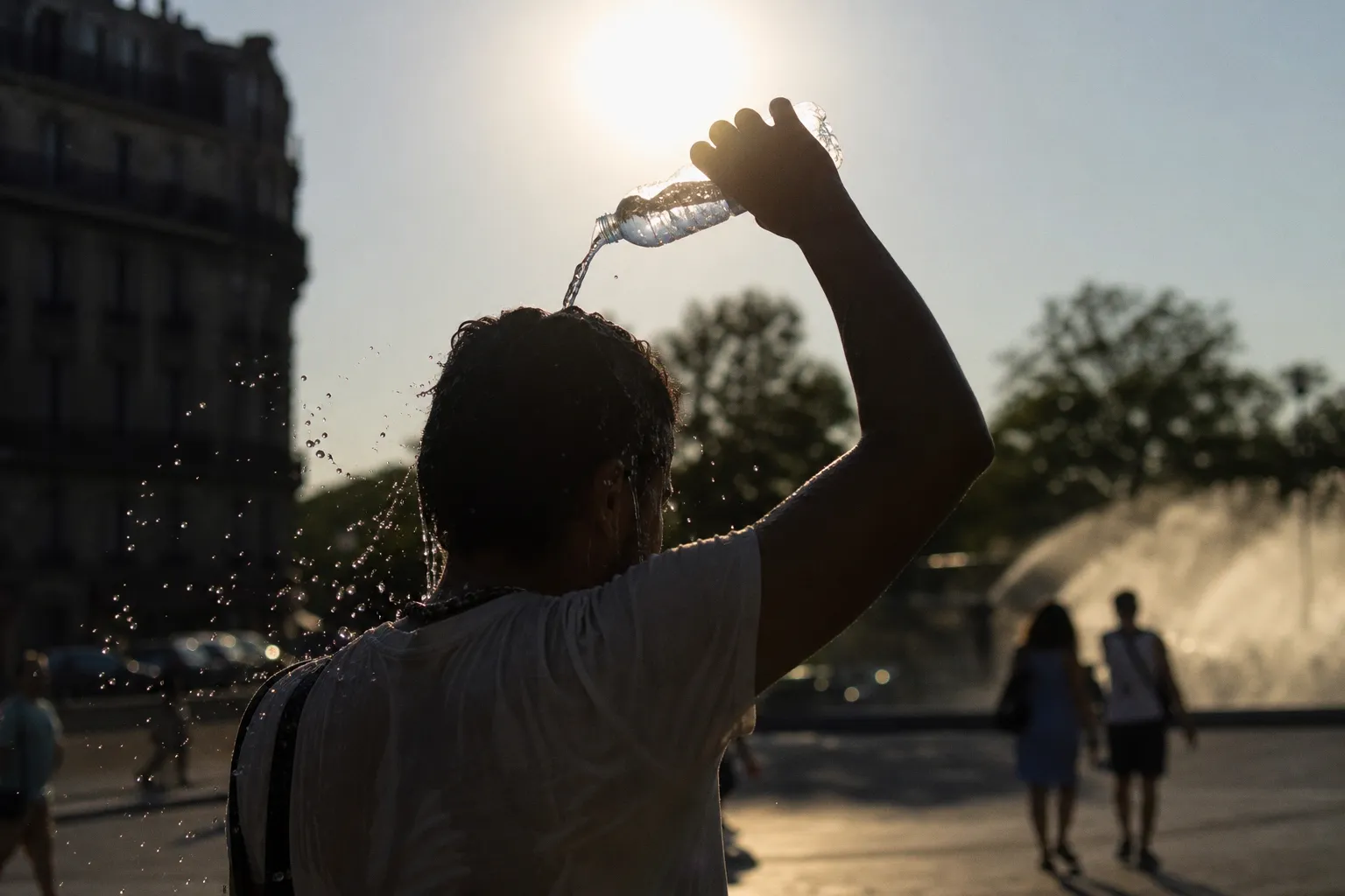 Impact des fortes chaleurs : pourquoi la canicule fragilise notre équilibre psychologique