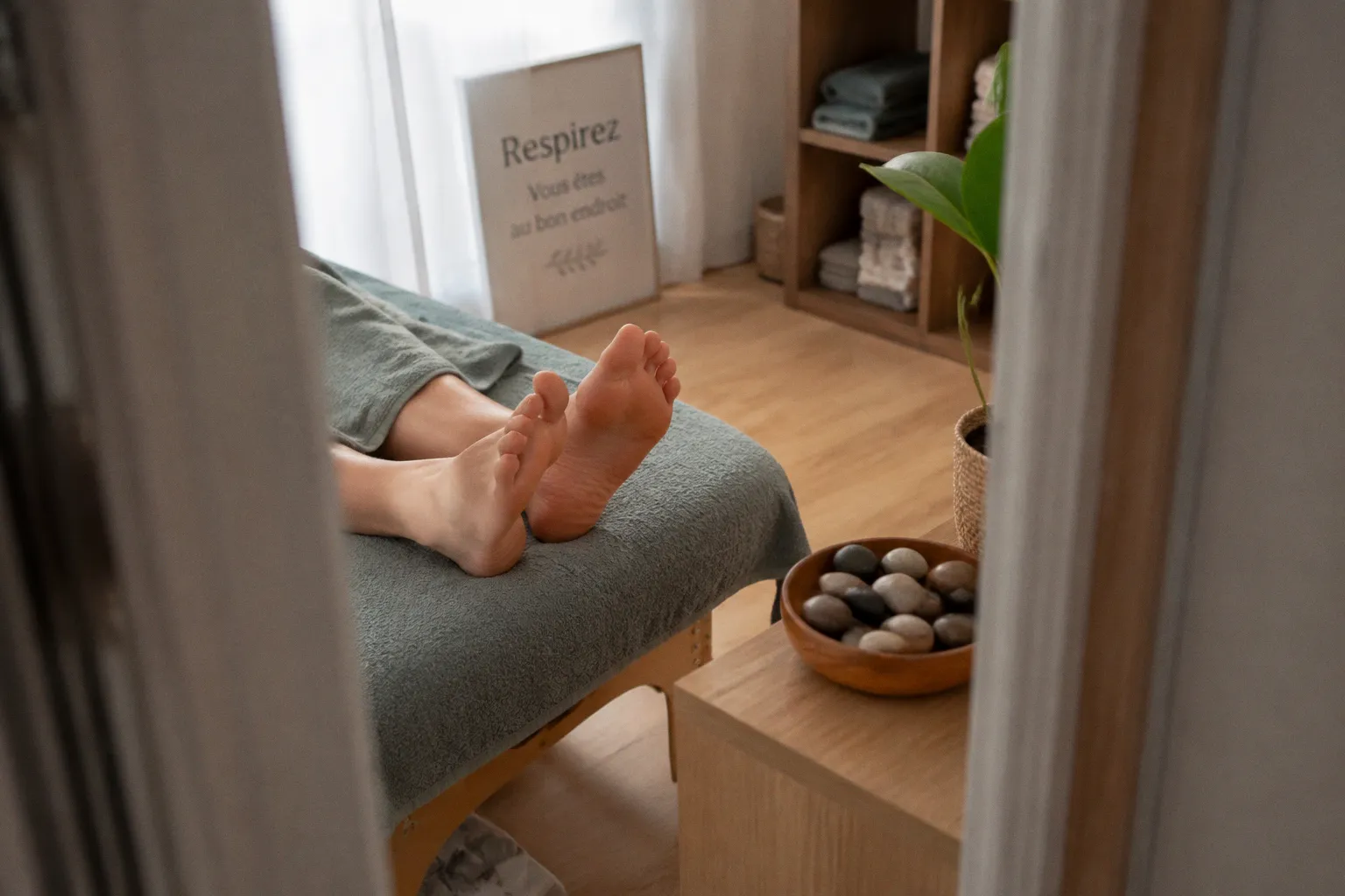 Réflexologie plantaire ou massage thérapeutique : que choisir ?