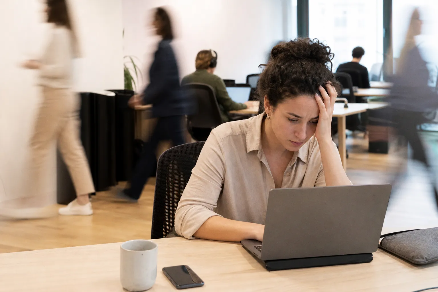 Santé mentale en entreprise : pourquoi l'organisation du travail prime sur le bien-être